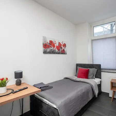 Serviceroom24 - 4 In Wlan - Smart-tv - 24-7 Check-in Und Kuche شقة *