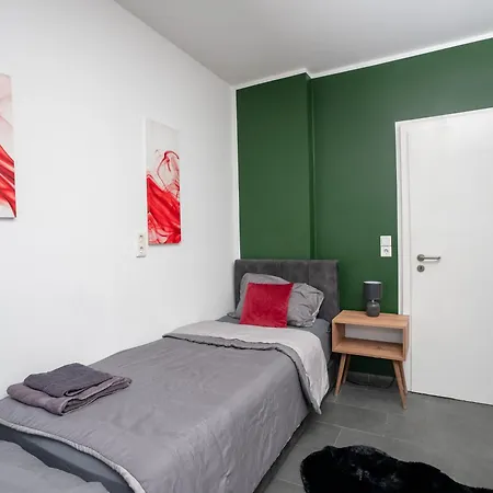 Serviceroom24 - 4 In Wlan - Smart-tv - 24-7 Check-in Und Kuche شقة *