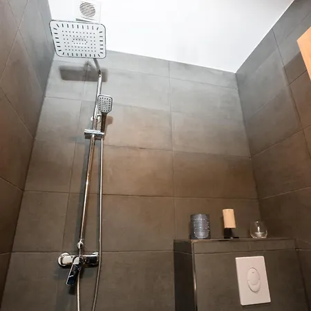 شقة Serviceroom24 - 4 In Wlan - Smart-tv - 24-7 Check-in Und Kuche